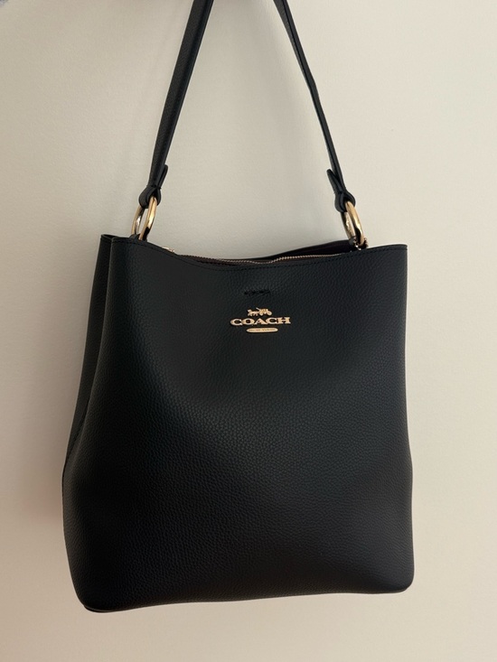 Coach Handbags - Coach Town Bucket Bag Black Leather Gold Crossbody Tote Code H208-91122